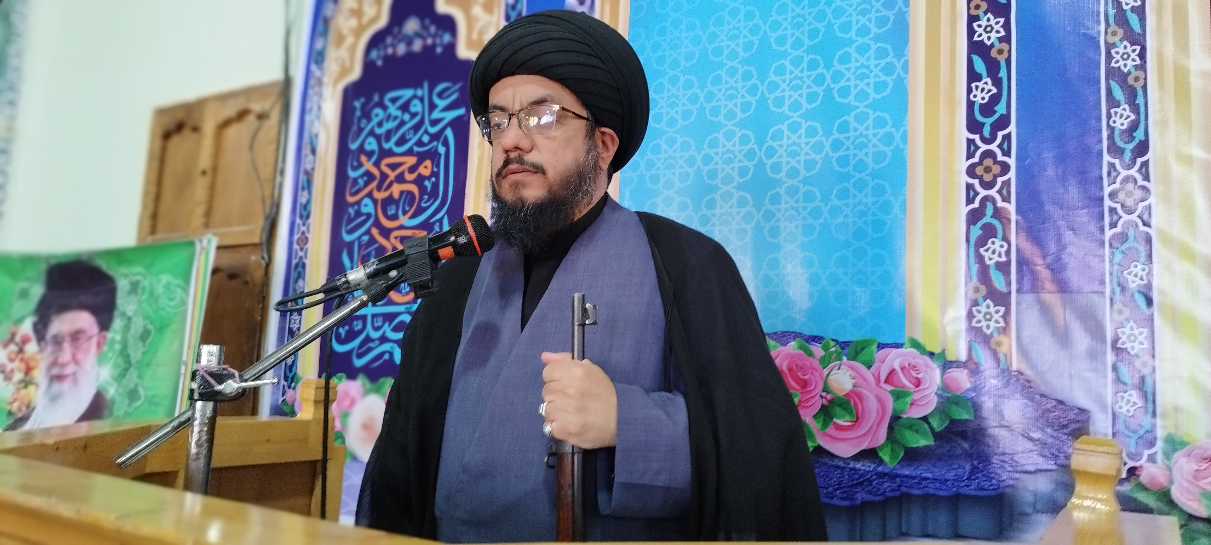  دنیا مدیون 