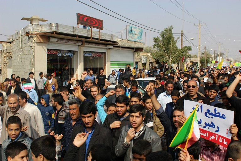 گزارش تصویری راهپیمایی 22 بهمن 95 در شهرک طالقانی با حضور پرشور اقشار مختلف مردم 